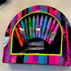 I am selling this hair color, this is great for any concerts or just summer